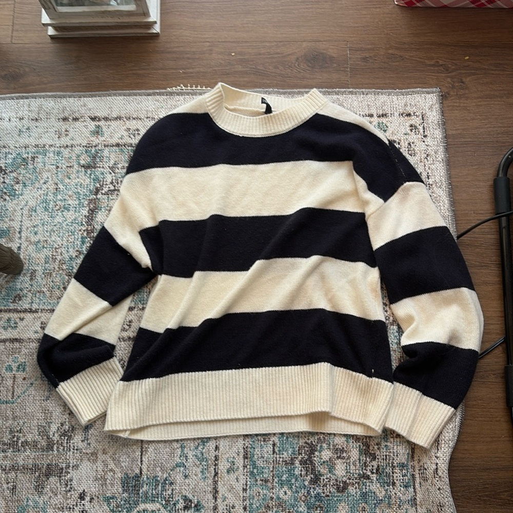H and M blue and cream sweater in size small